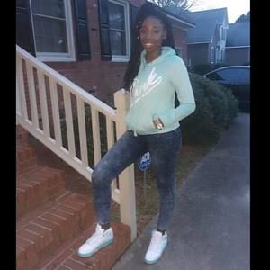 Meet your Posher, Lizzie